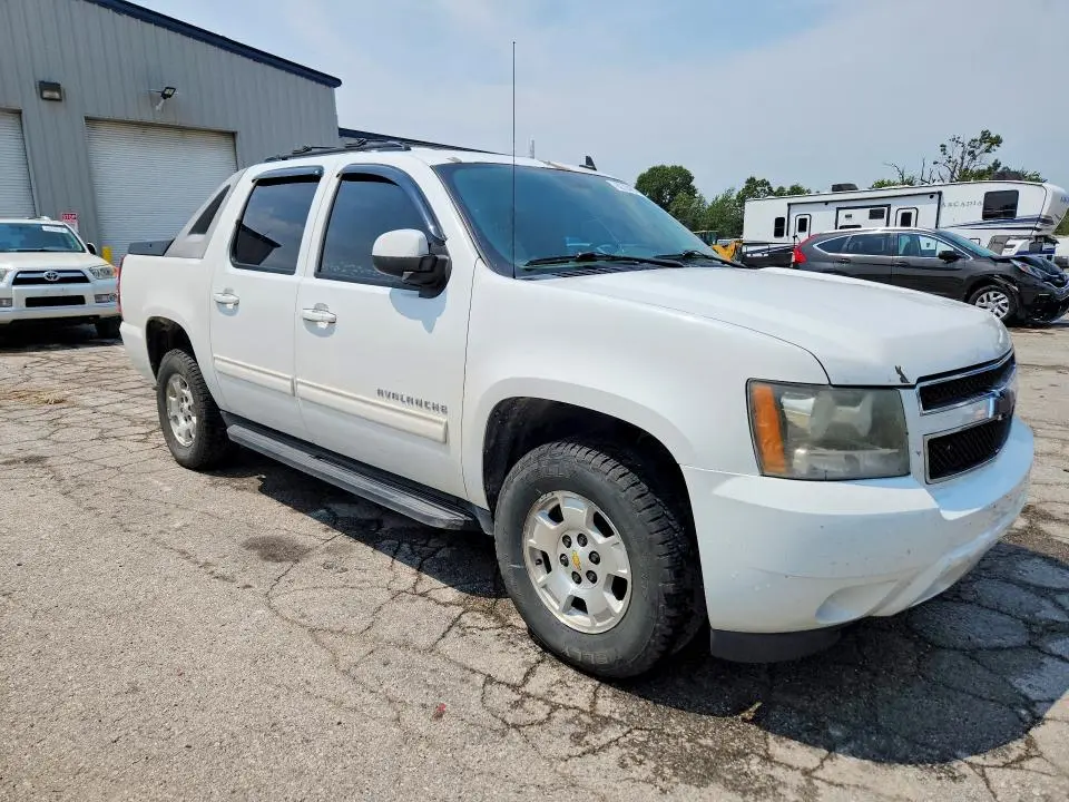 2011 CHEVROLET AVALANCHE LS  