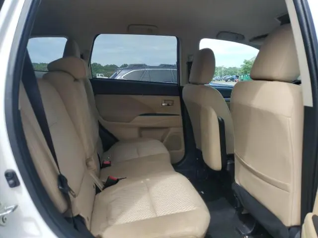2017 MITSUBISHI OUTLANDER SE  