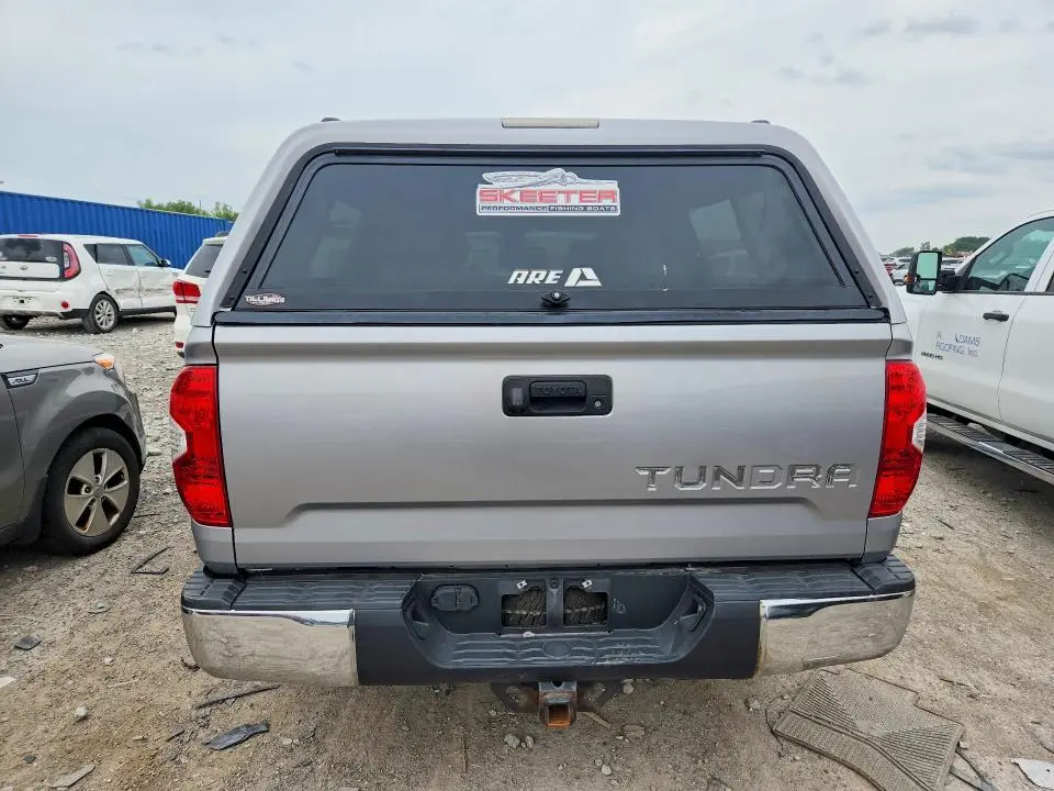 2016 TOYOTA TUNDRA SR5  