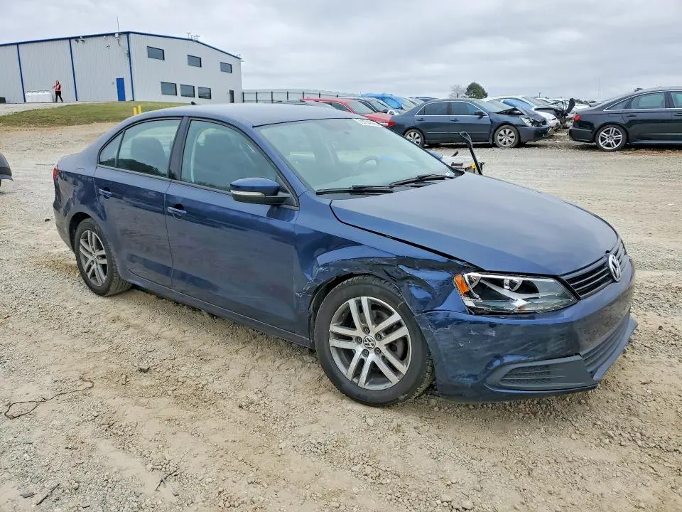 2014 VOLKSWAGEN JETTA SE  