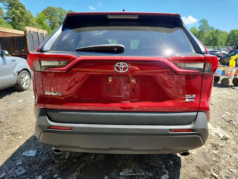 2019 TOYOTA RAV4 XLE  
