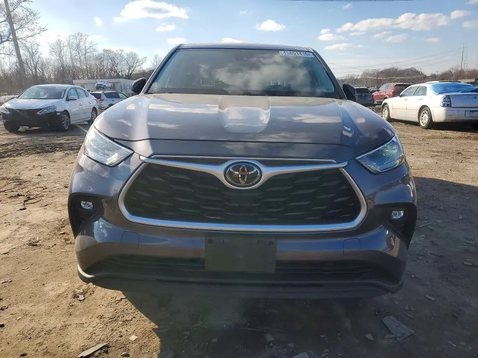 2021 TOYOTA HIGHLANDER LE  