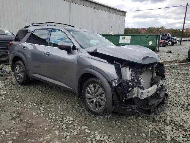 2024 NISSAN PATHFINDER SV  