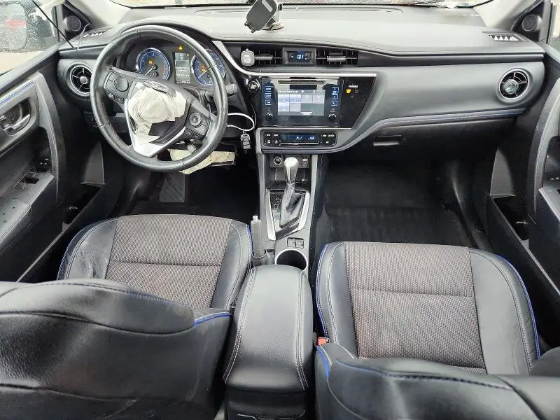 2017 TOYOTA COROLLA SE  