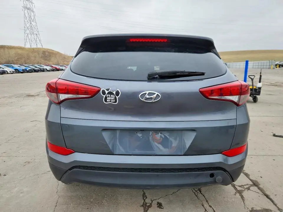 2018 HYUNDAI TUCSON SE  