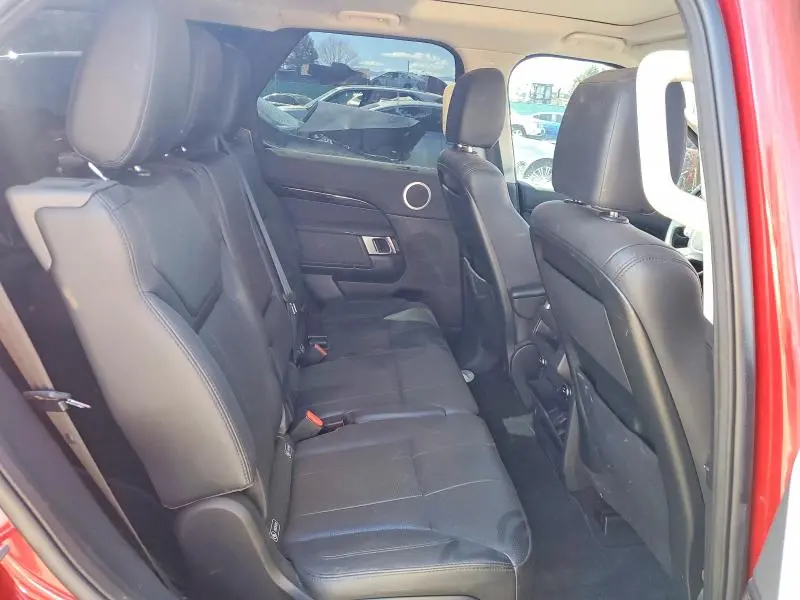 2017 LAND ROVER DISCOVERY SE  