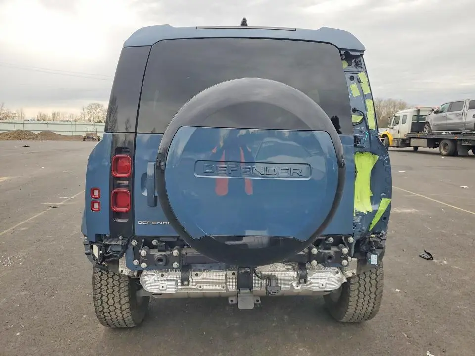 2025 LAND ROVER DEFENDER 110 S  