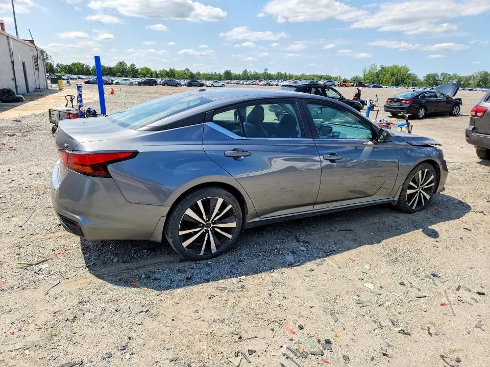 2021 NISSAN ALTIMA SR  