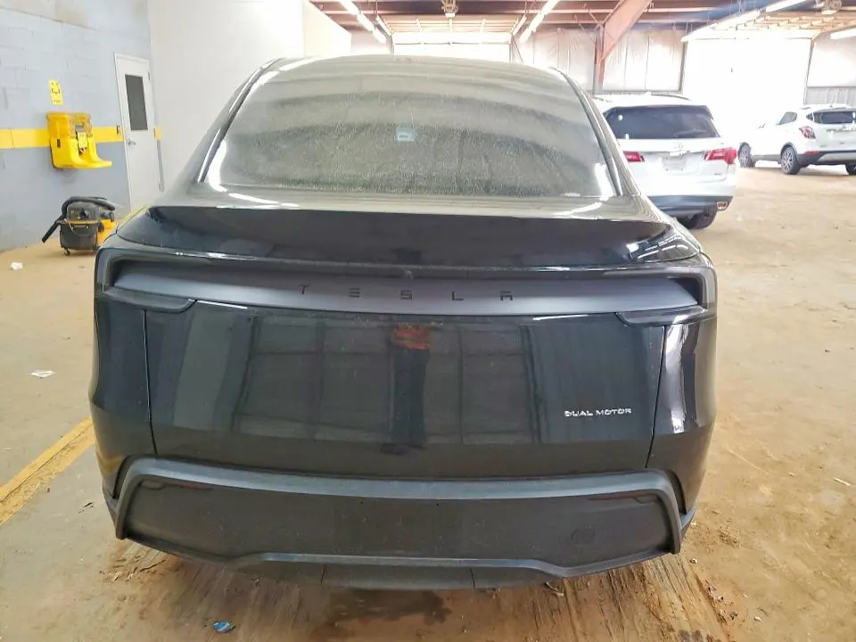 2026 TESLA MODEL Y   