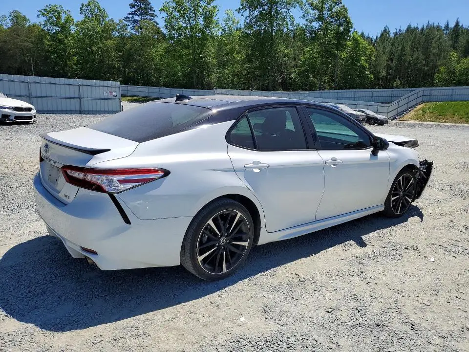 2020 TOYOTA CAMRY XSE  