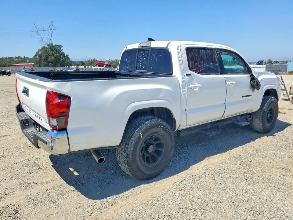 2018 TOYOTA TACOMA SR5  