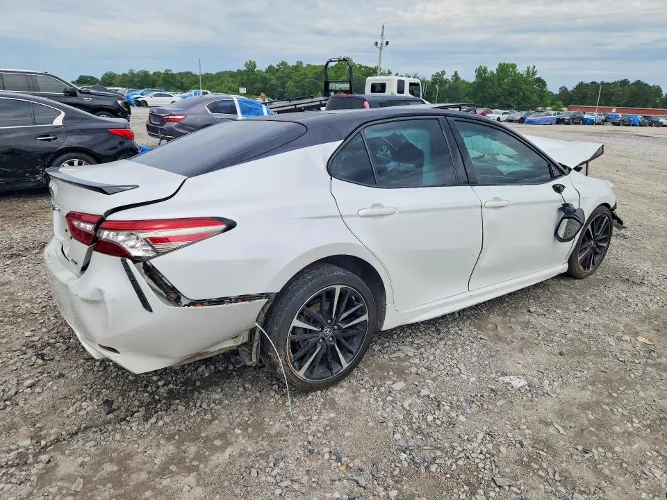 2018 TOYOTA CAMRY XSE  