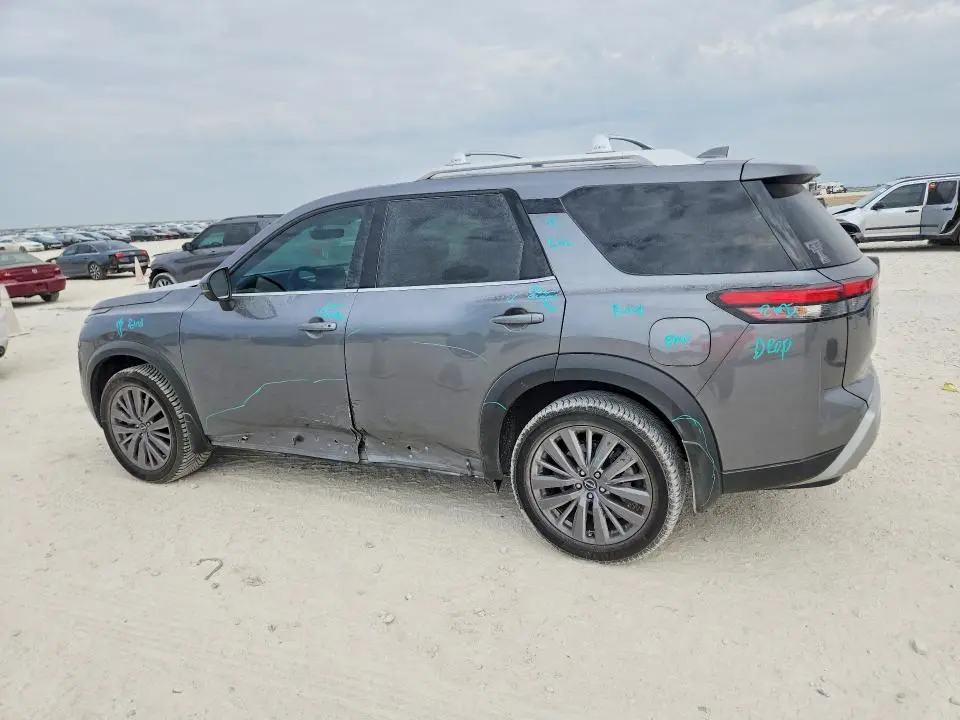2023 NISSAN PATHFINDER SL  