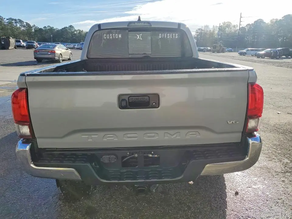 2021 TOYOTA TACOMA SR5 V6  