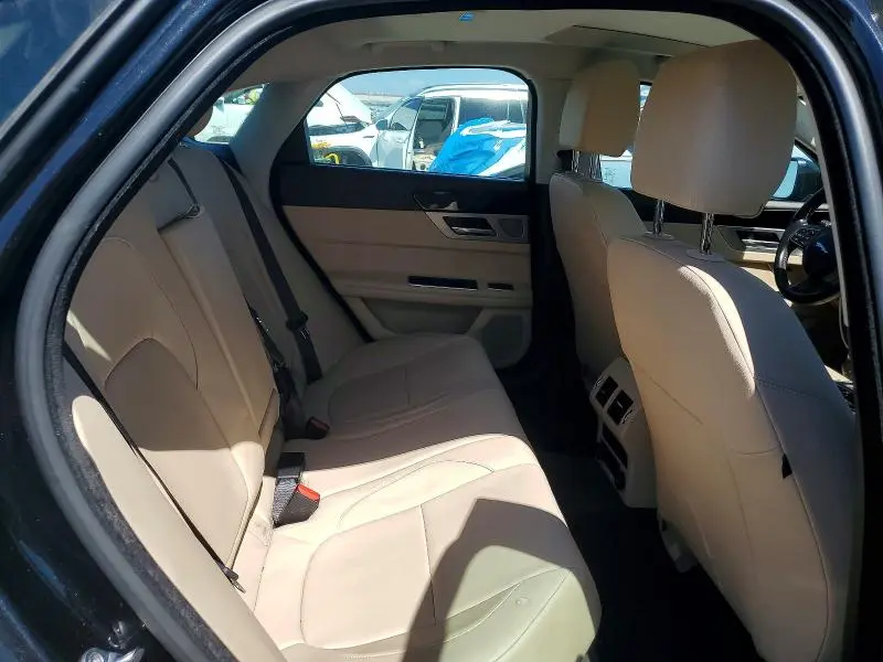 2017 JAGUAR XF PREMIUM  