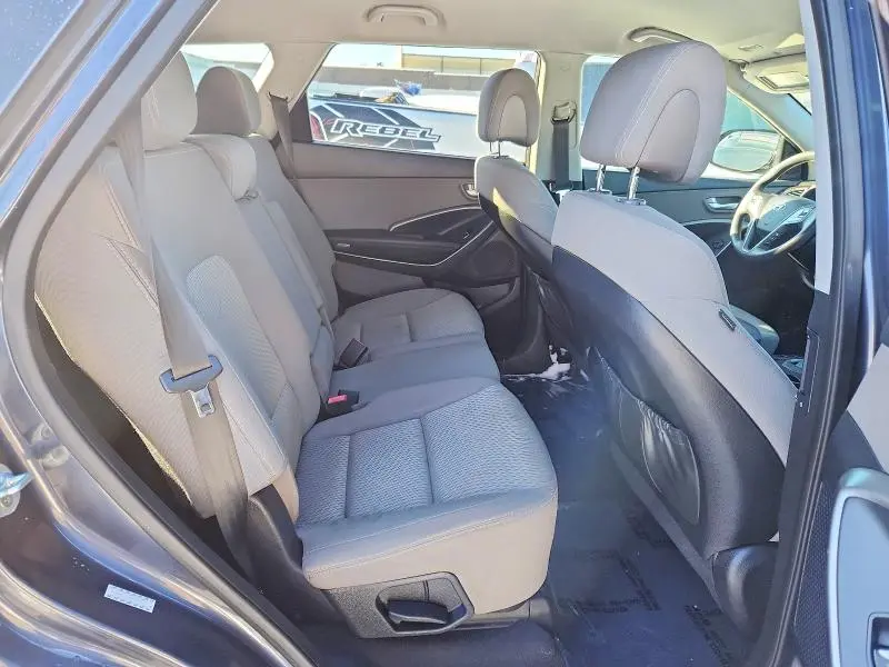 2017 HYUNDAI SANTA FE SE  