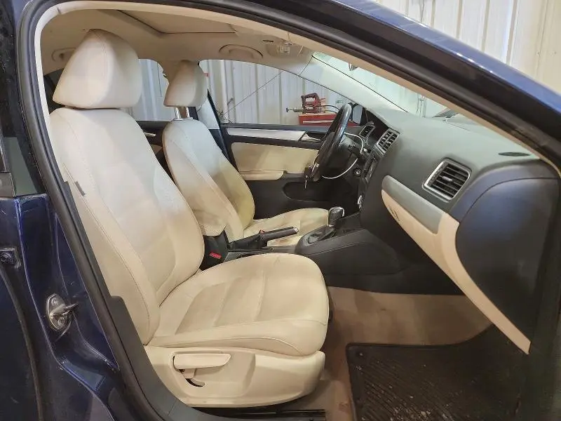 2011 VOLKSWAGEN JETTA TDI  