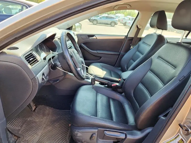 2013 VOLKSWAGEN JETTA SE  
