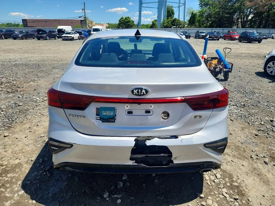 2021 KIA FORTE LXS  