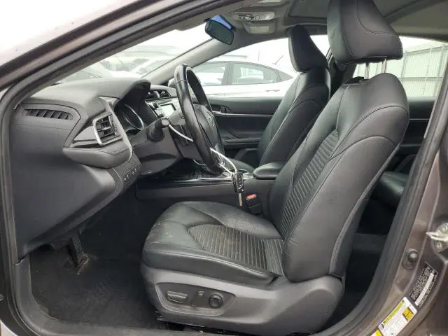 2019 TOYOTA CAMRY SE  