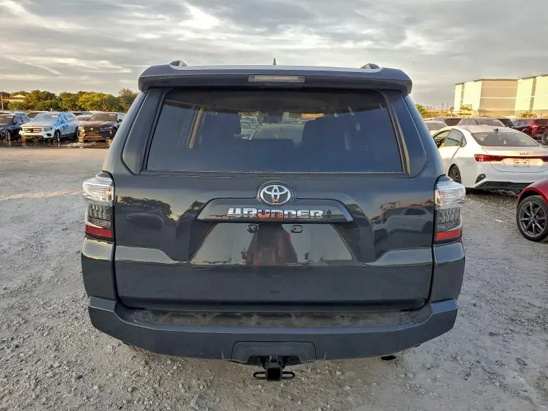 2024 TOYOTA 4RUNNER SR5  