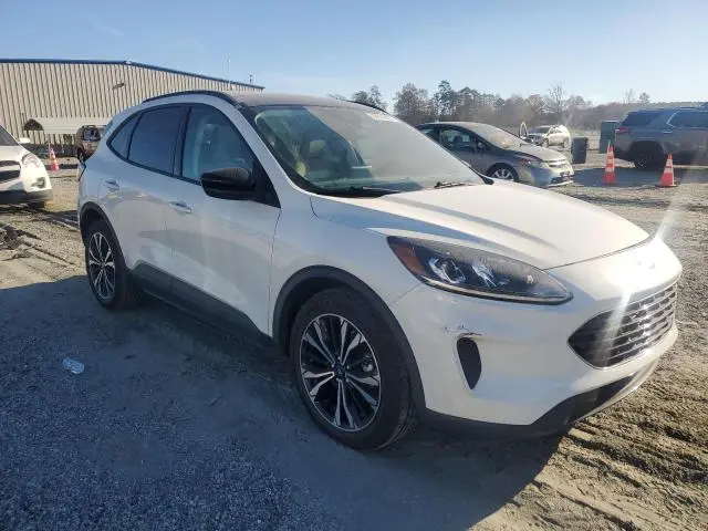 2021 FORD ESCAPE SE  