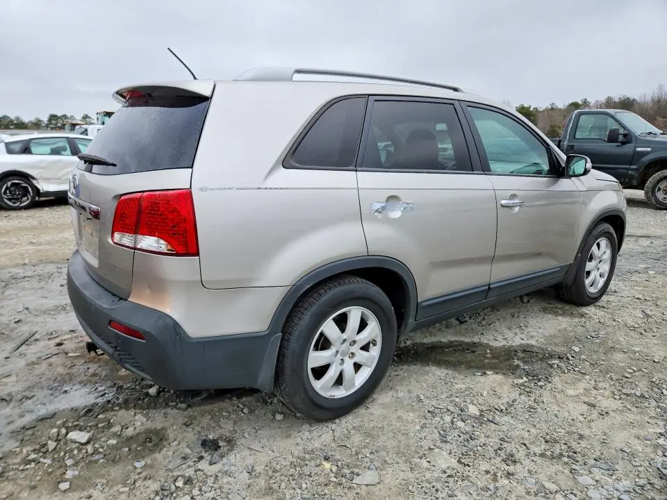 2013 KIA SORENTO LX  