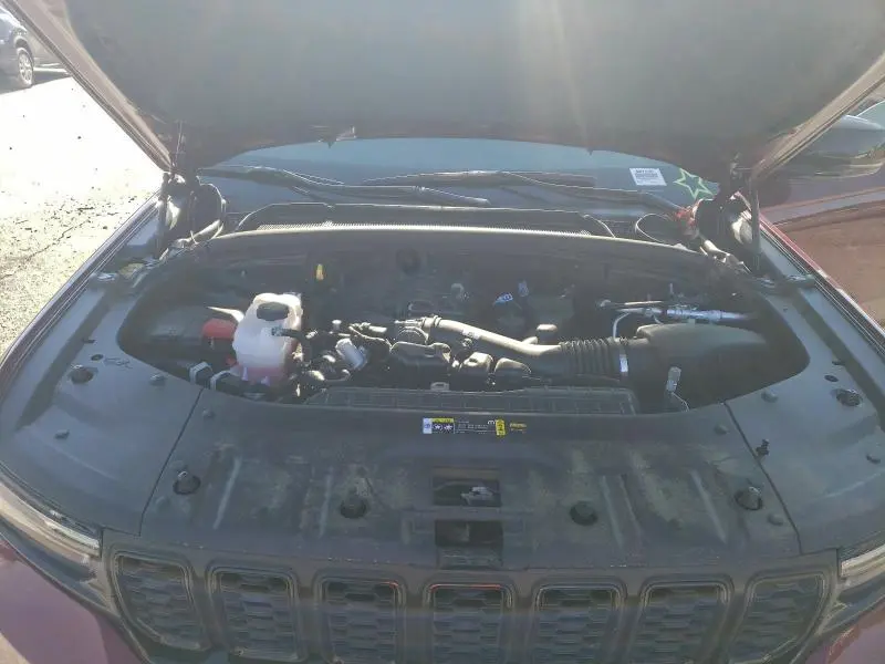 2025 JEEP GRAND CHEROKEE LAREDO  