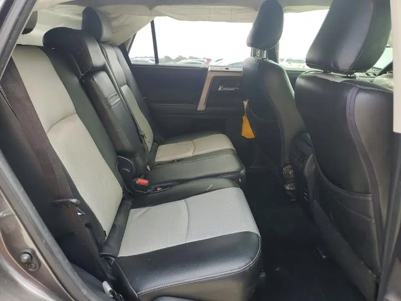 2016 TOYOTA 4RUNNER SR5  
