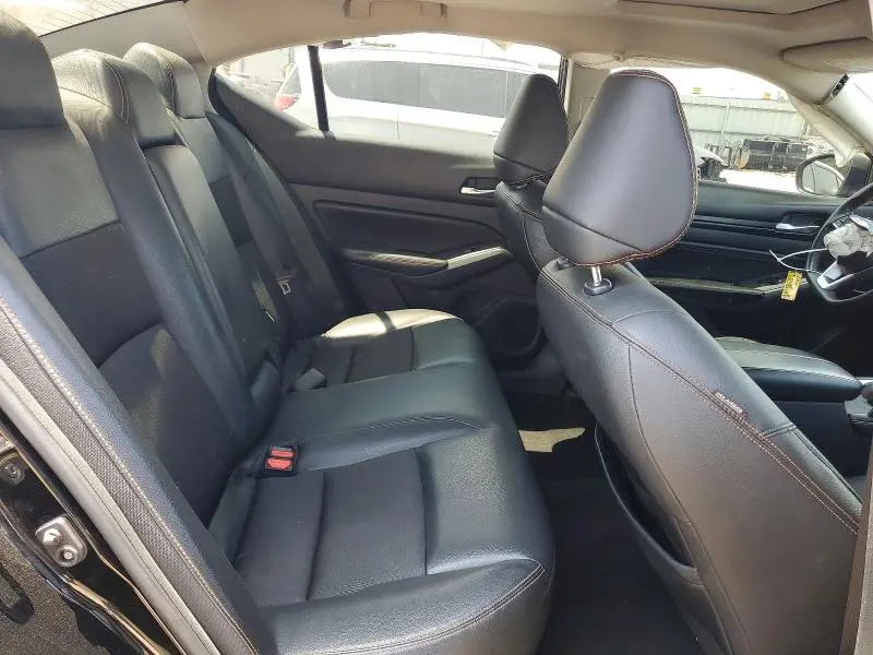 2021 NISSAN ALTIMA SR  