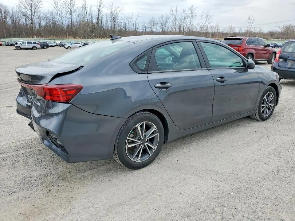 2022 KIA FORTE LXS  