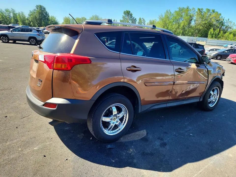 2014 TOYOTA RAV4 XLE  