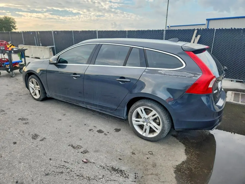 2015 VOLVO V60 PREMIER  