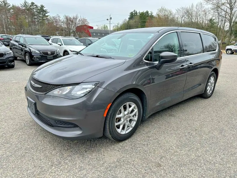 2022 CHRYSLER VOYAGER LX  