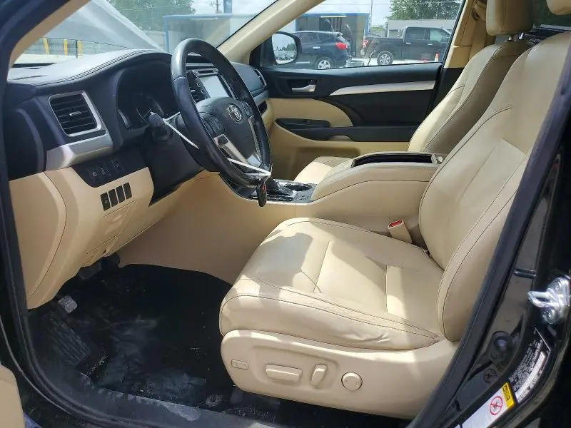 2017 TOYOTA HIGHLANDER XLE  
