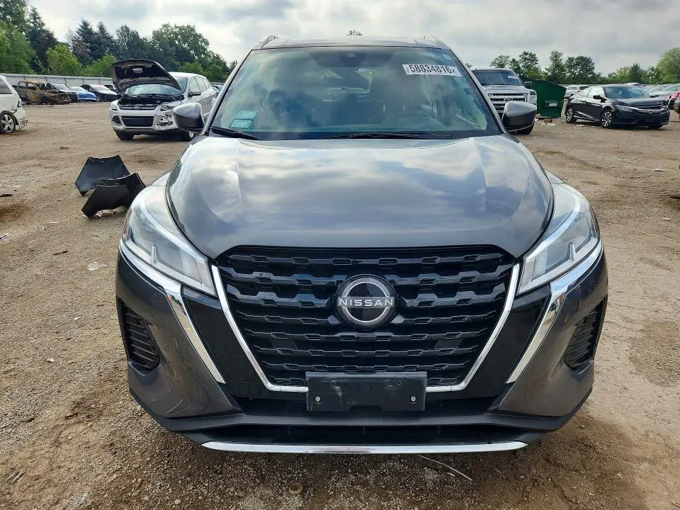 2024 NISSAN KICKS SV  