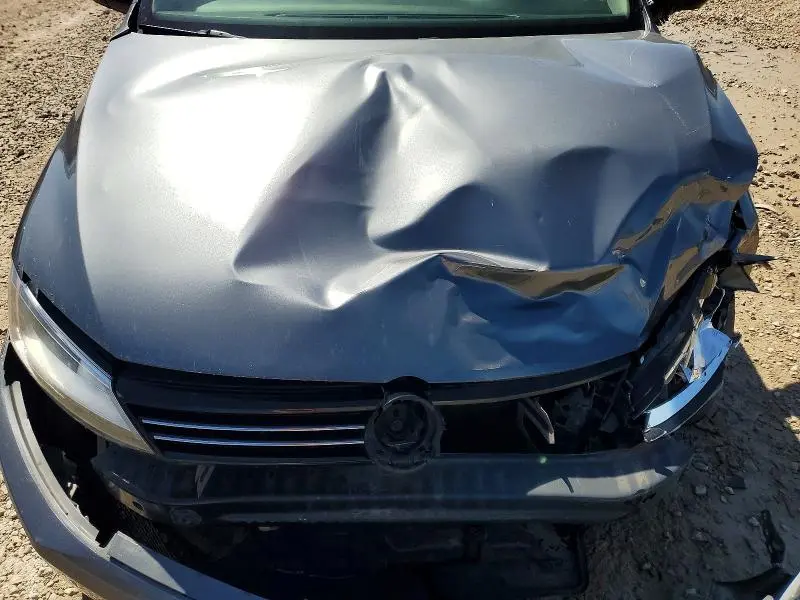 2013 VOLKSWAGEN JETTA SE  