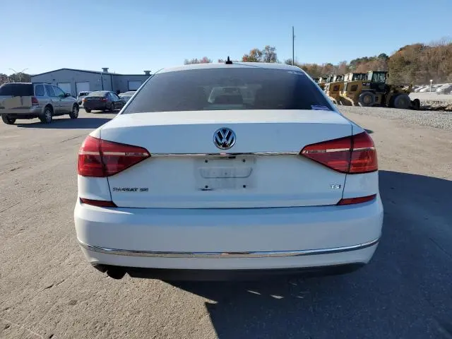 2016 VOLKSWAGEN PASSAT SE  