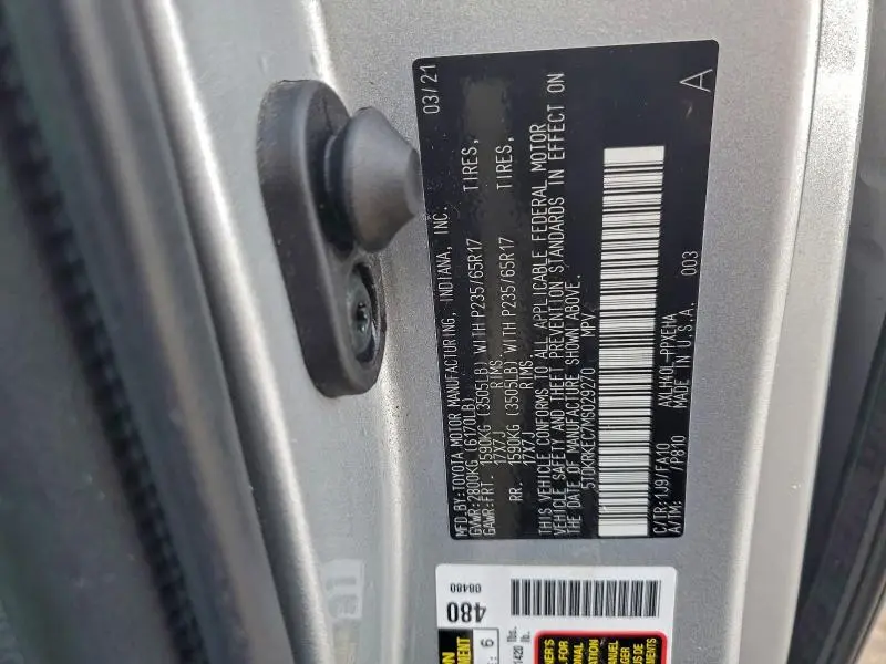 2021 TOYOTA SIENNA LE  