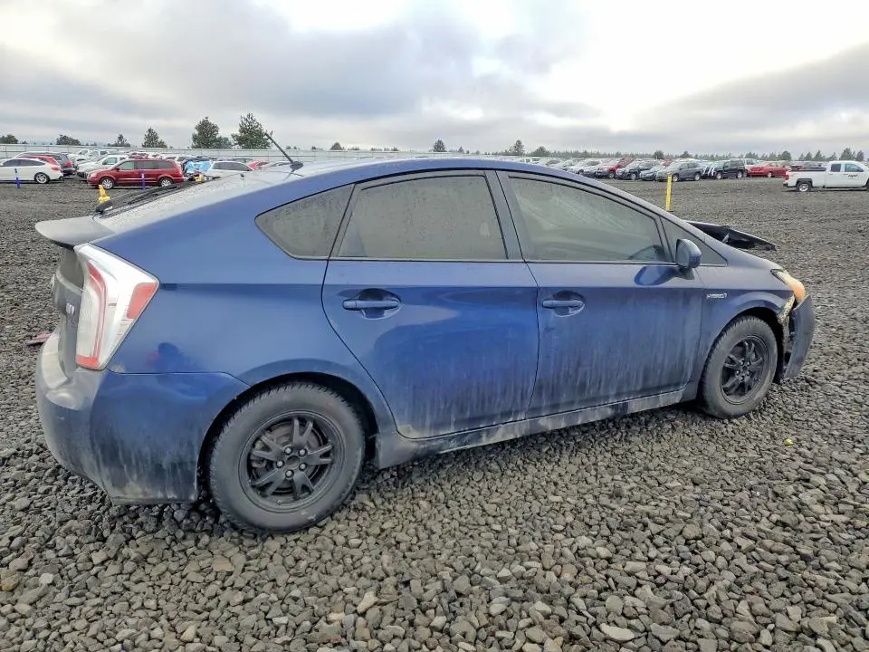 2013 TOYOTA PRIUS TWO  