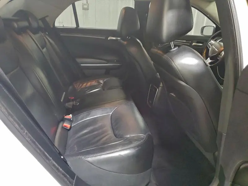 2017 CHRYSLER 300 LIMITED  