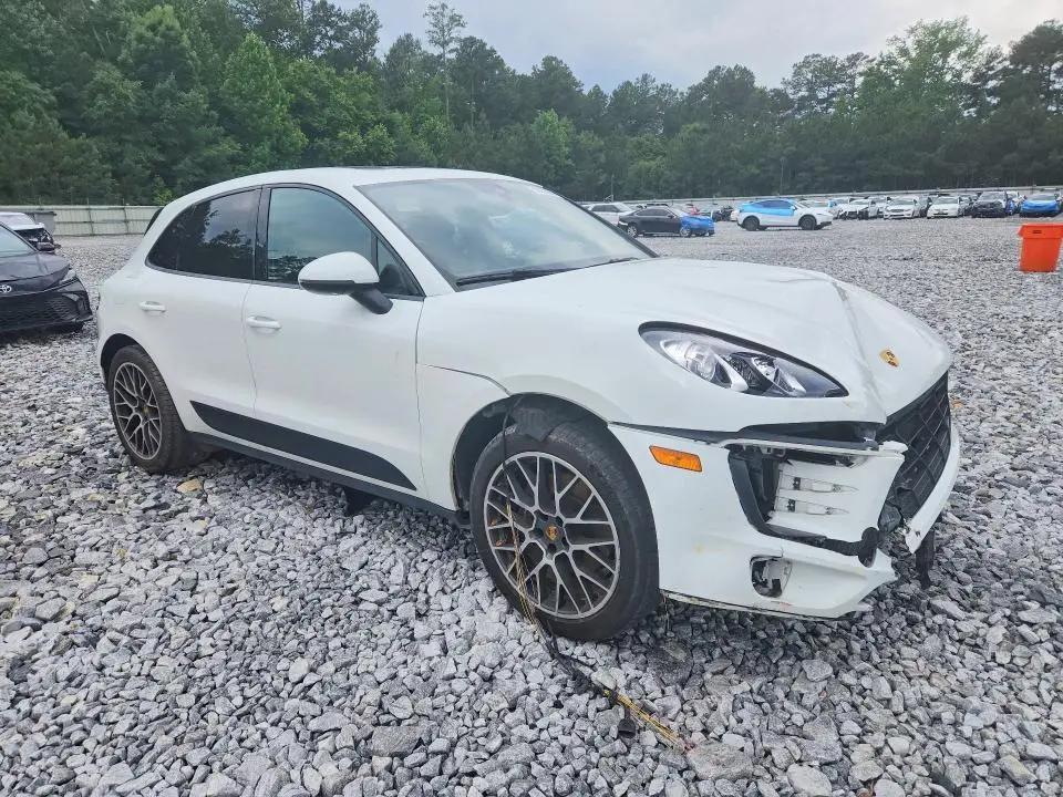 2018 PORSCHE MACAN   
