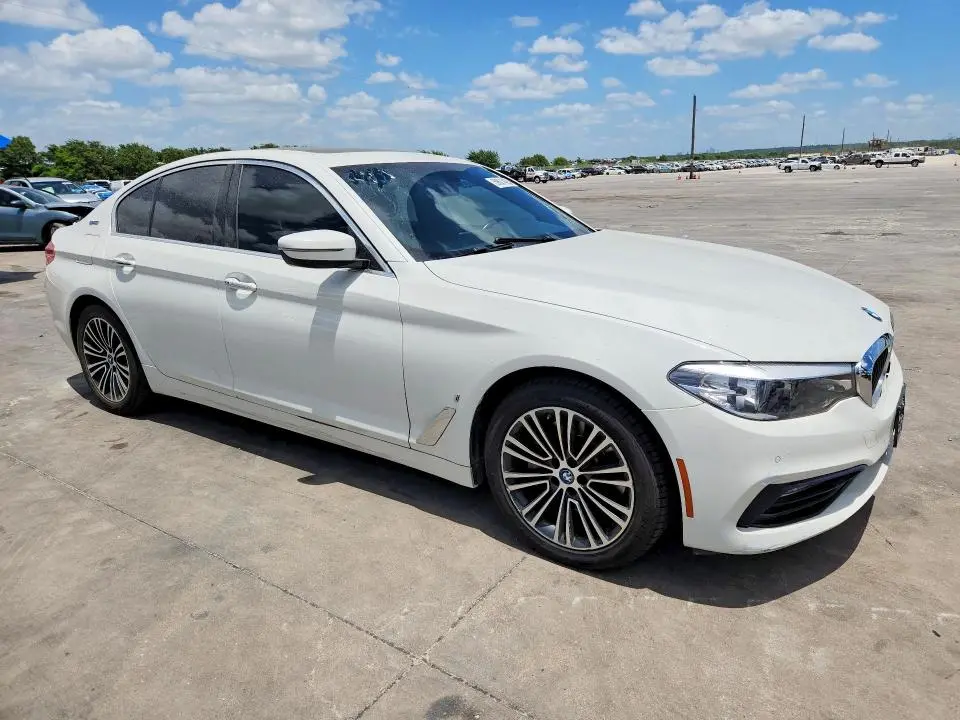 2018 BMW 530E   