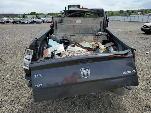 2016 RAM 1500 SLT  