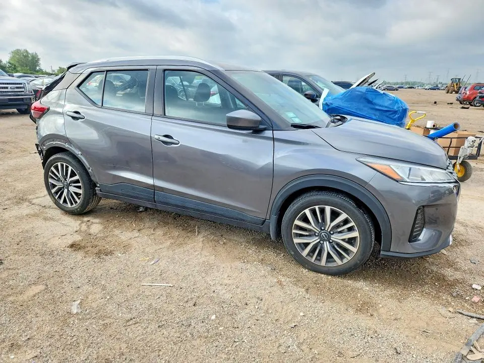 2024 NISSAN KICKS SV  