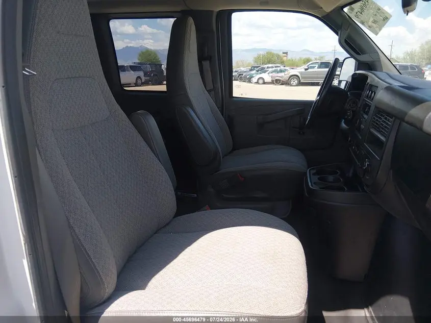 2017 CHEVROLET EXPRESS 3500 LT