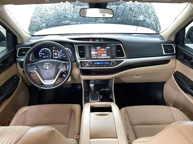 2019 TOYOTA HIGHLANDER LE PLUS  