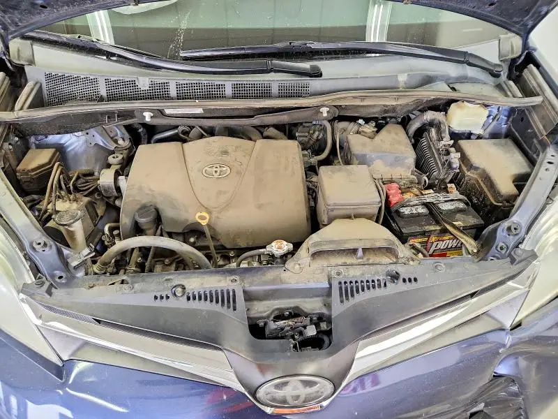 2018 TOYOTA SIENNA LE  