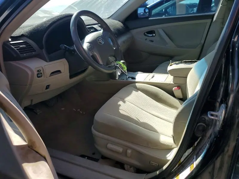 2010 TOYOTA CAMRY LE V6  