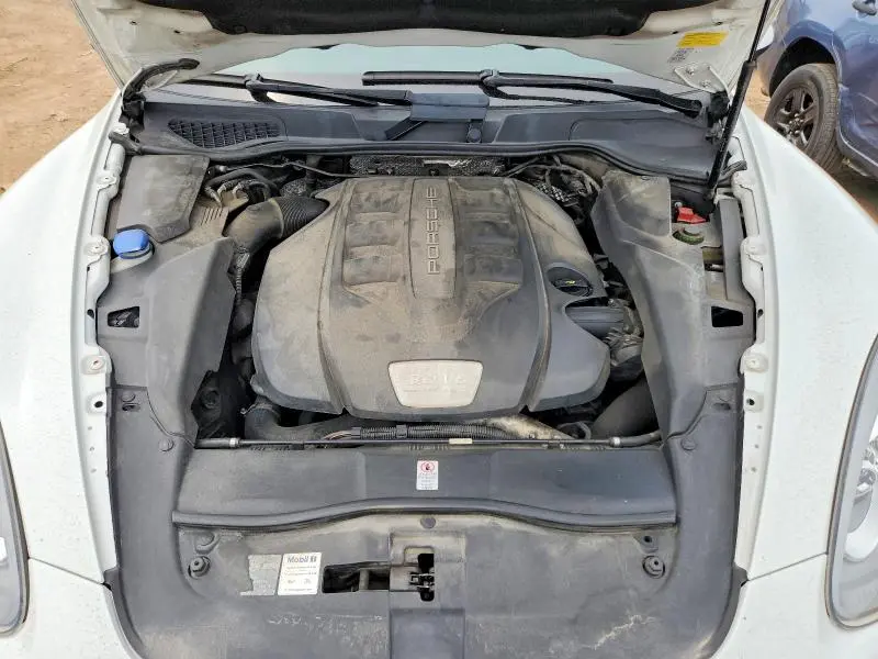 2014 PORSCHE CAYENNE   